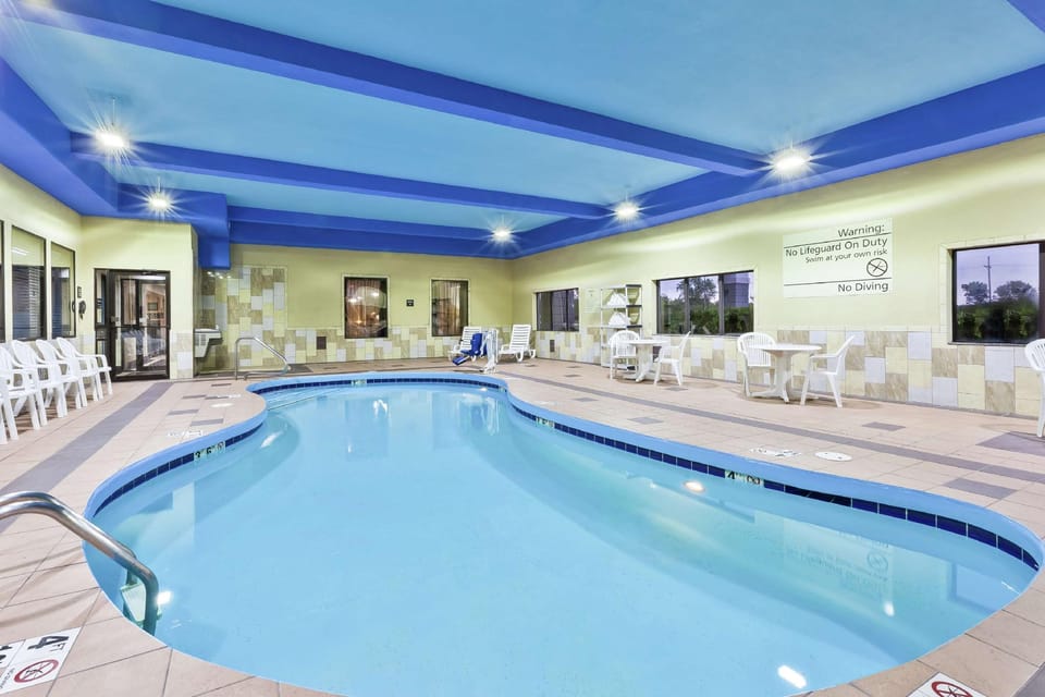 Hampton Inn Monroe Hotel in Jerusalem Township