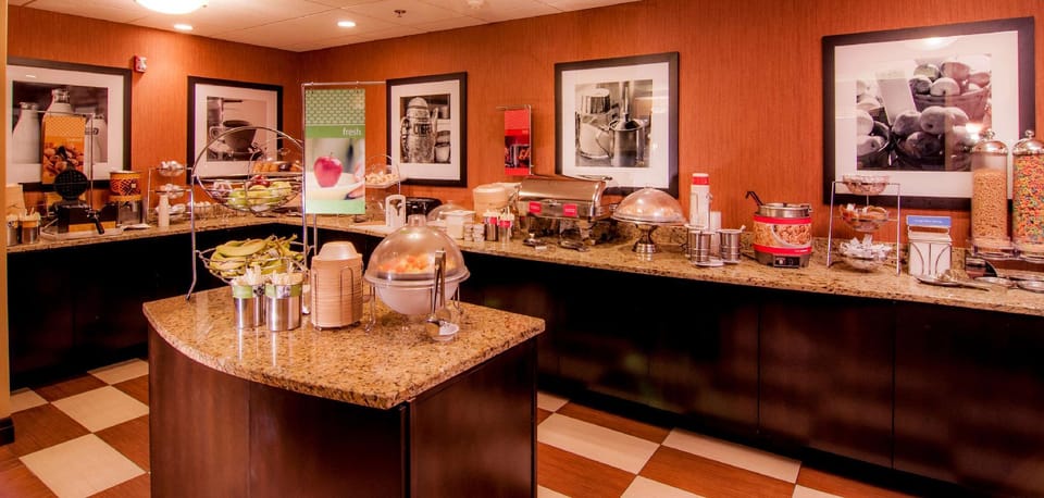 Hampton Inn & Suites Tampa-North Hotel in Tampa