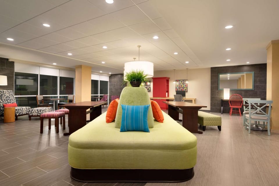 Home2 Suites by Hilton Baton Rouge Hotel in Baton Rouge