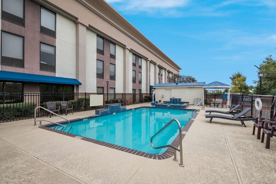 Hampton Inn Marshall Hotel in Marshall