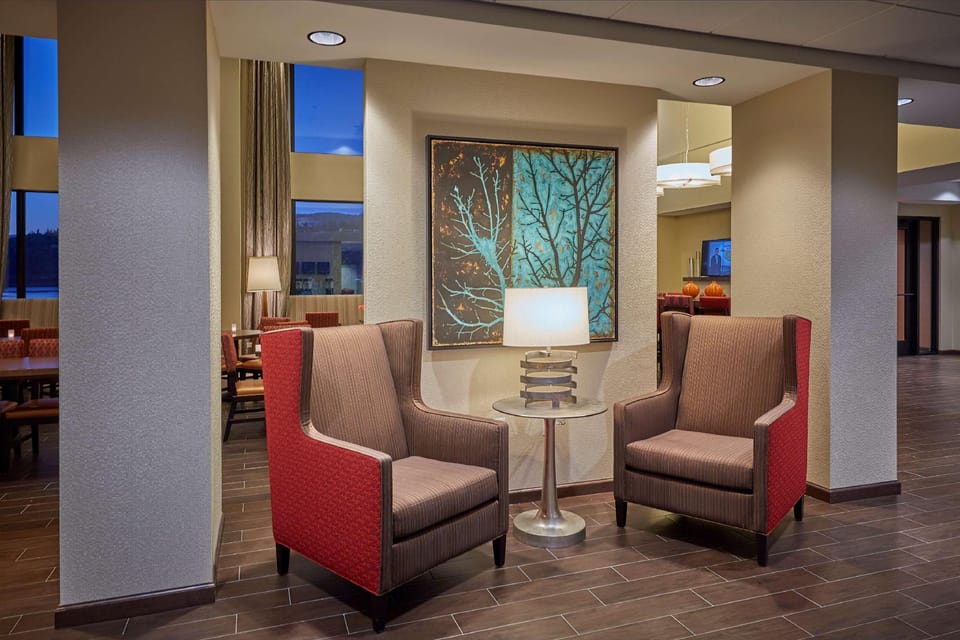 Hampton Inn &  Suites Hood River Hotel in Hood River
