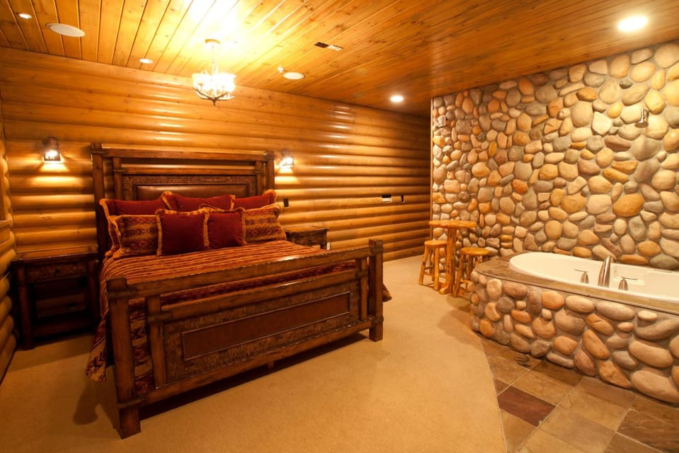 Destinations Inn Theme Rooms Hotel in Idaho Falls