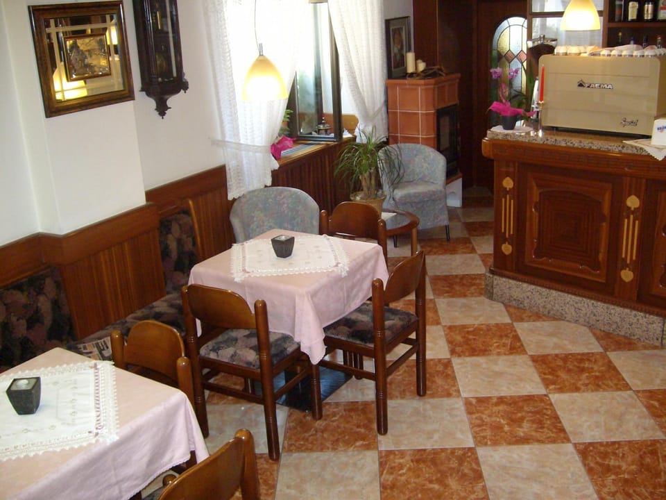 Bar/lounge