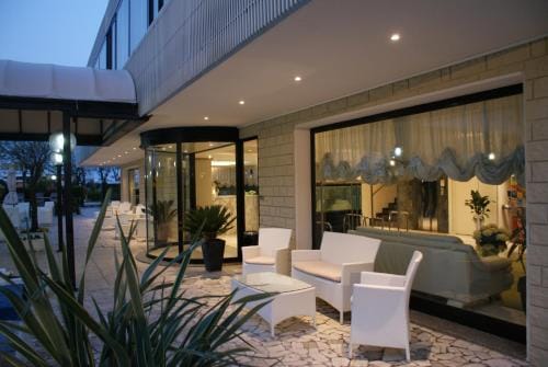 Hotel Granada Hotel in Milano Marittima