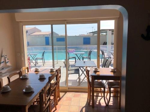 Hotel Le Bleu Marine Hotel in Saintes-Maries-de-la-Mer