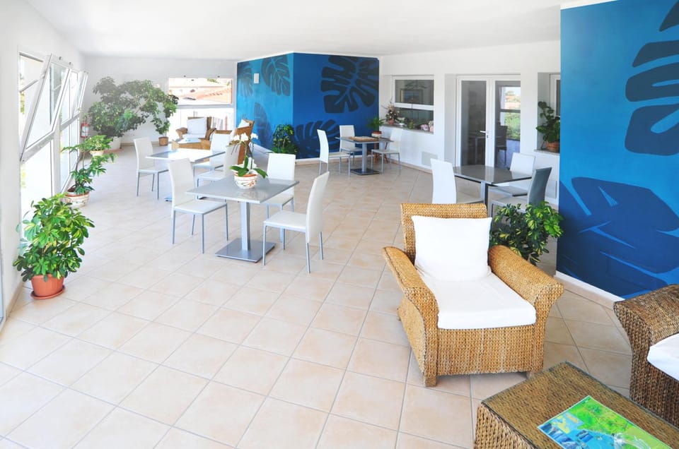 Shared lounge/TV area