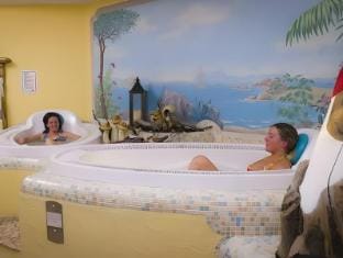 Hot tub