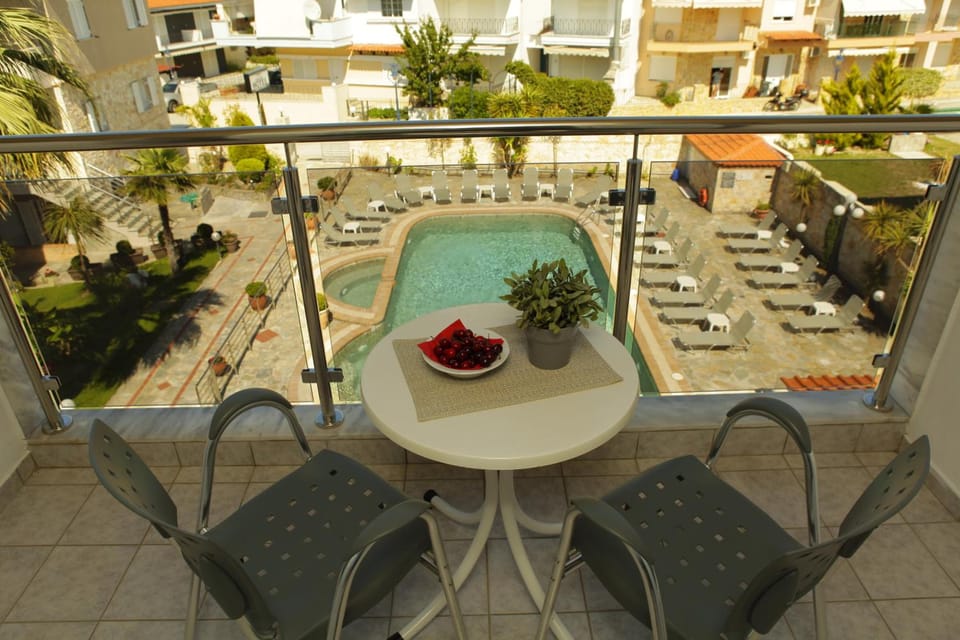 Sarantis Hotel Hotel in Chaniotis
