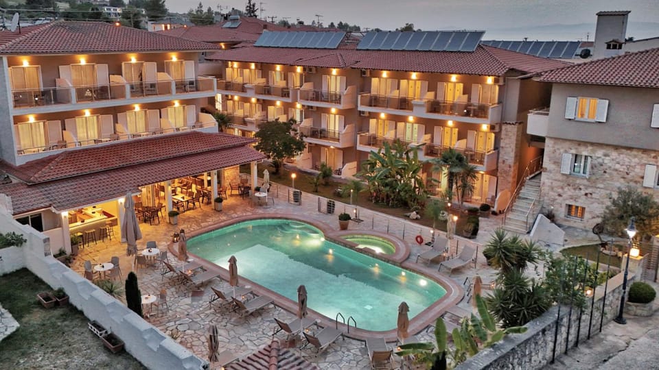 Sarantis Hotel Hotel in Chaniotis