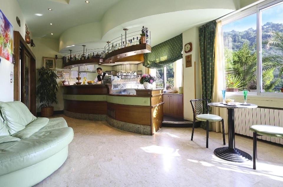 Bar/lounge