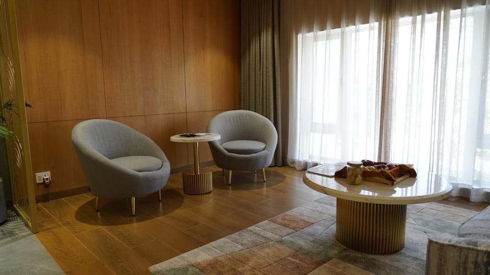 Shared lounge/TV area