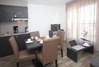 Appart Hotel Odalys City Paris Levallois Hotel in Levallois-Perret