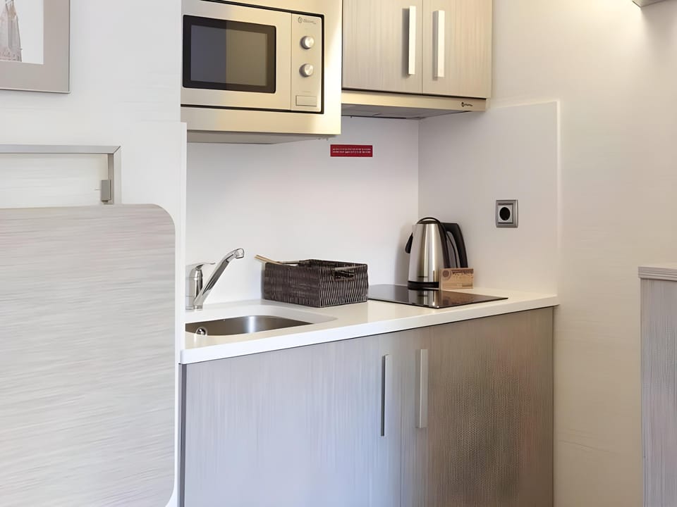 Aparthotel Silver Barcelona Hotel in Barcelona
