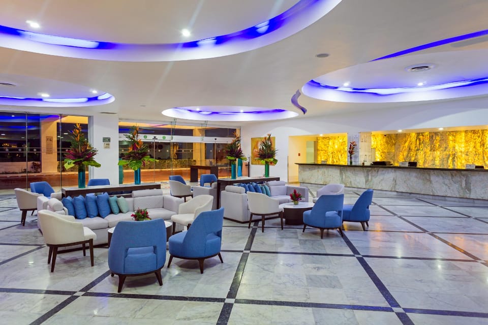 Sunset Royal Beach Resort - All Inclusive Resort in Cancun