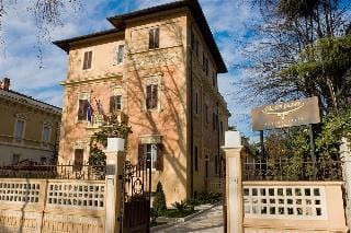 Villa Dei Platani Hotel in Foligno