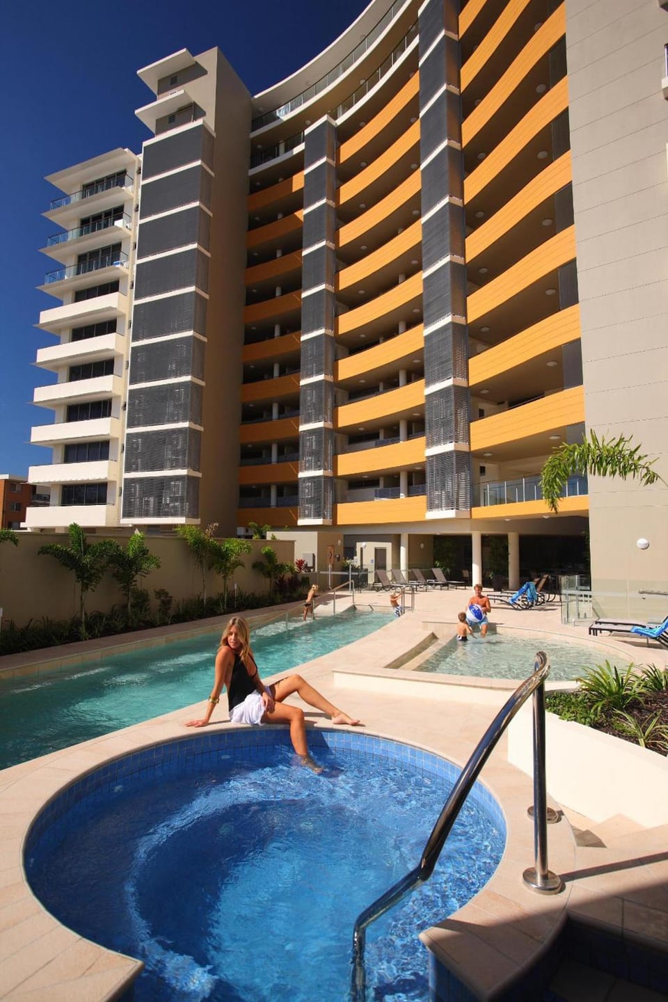 Monaco Apartments Resort Apartment hotel in Golden Beach