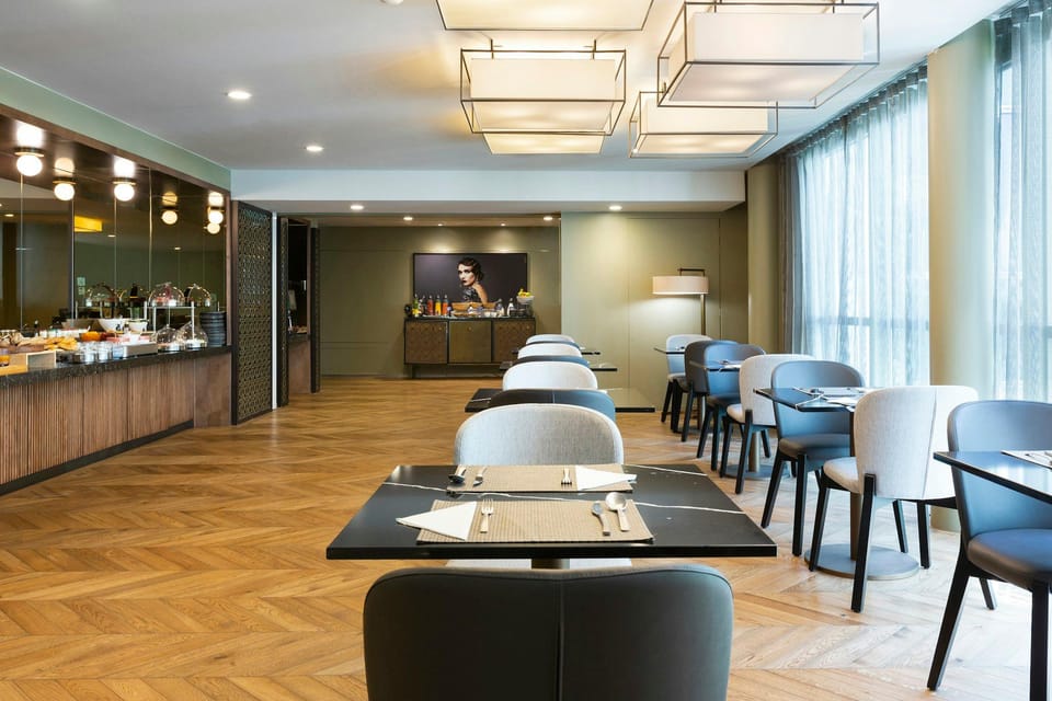 La Clef Tour Eiffel Paris by The Crest Collection Hotel in Paris