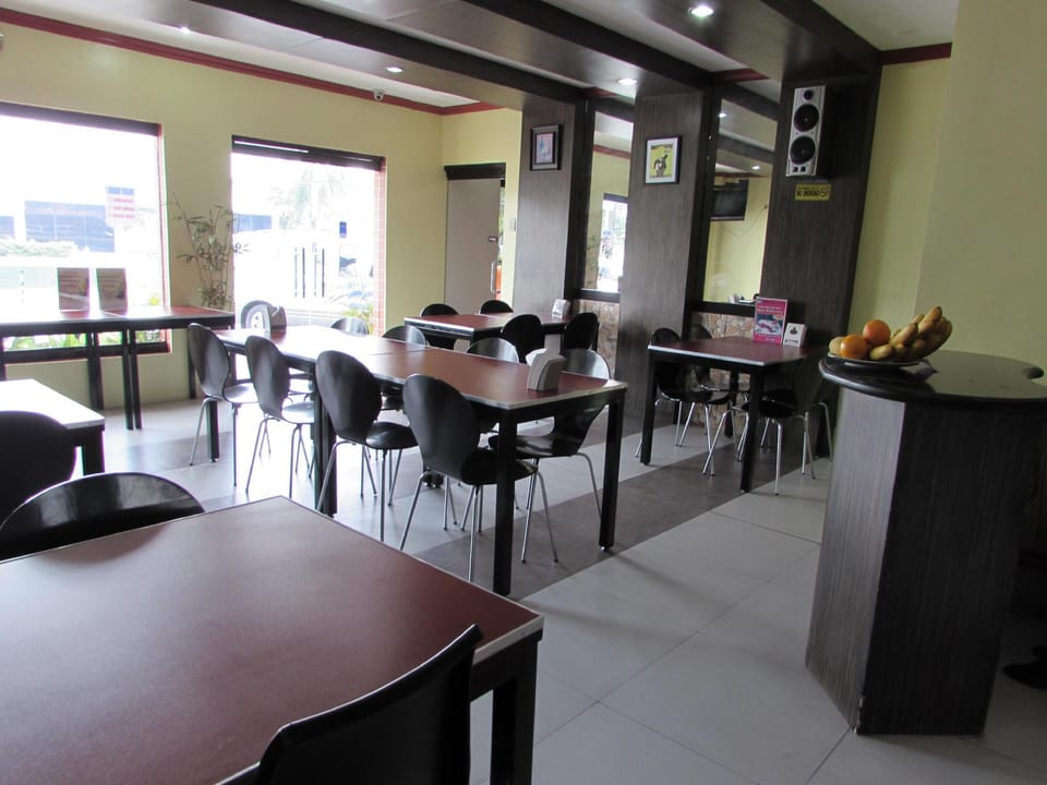 Oyster Plaza Hotel Hotel in Paranaque