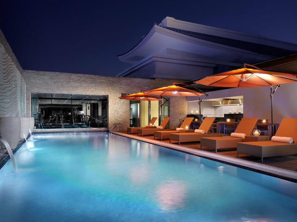 Swimming pool