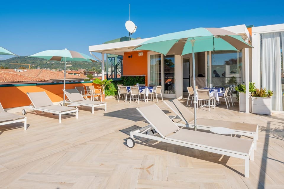 Blue Lake Residence - Bardolino Hotel in Bardolino