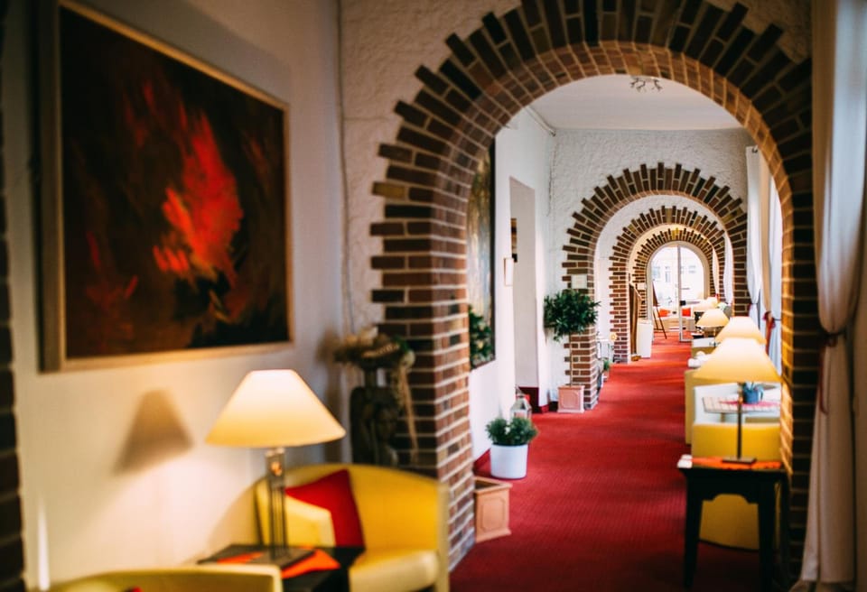 Schlosshotel Domane Walberberg Hotel in Brühl