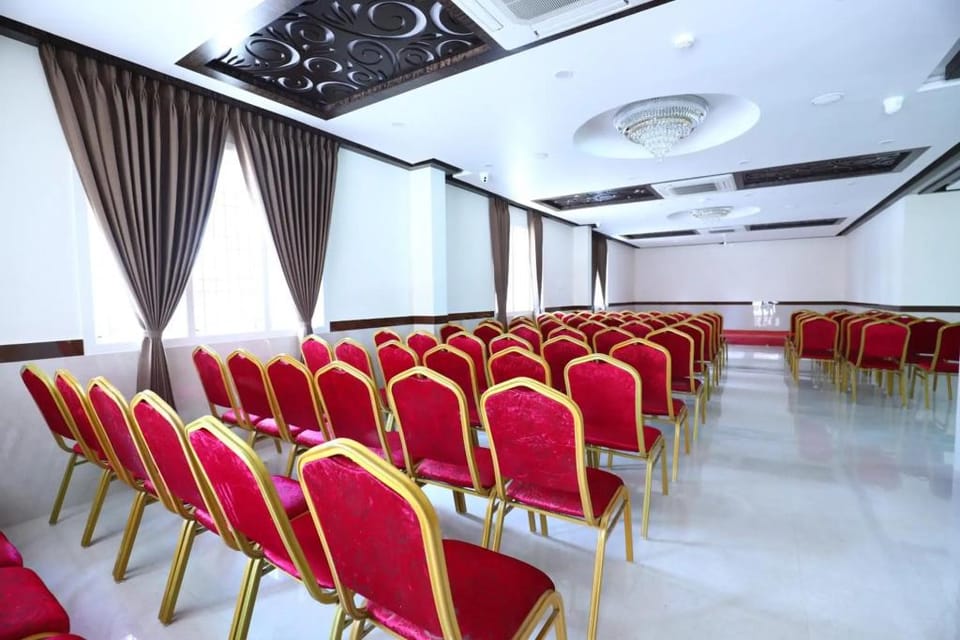 Mayuraa Residency Hotel in Chennai
