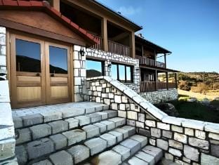 Thea Mainalou Hotel in Arcadia, Greece