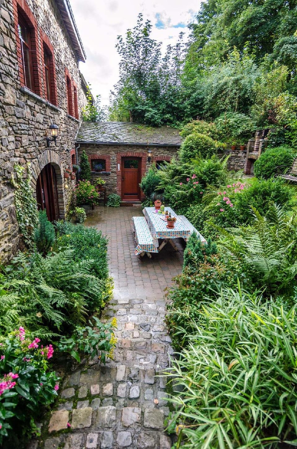 Dri les Courtils Apartment in Wallonia, Belgium