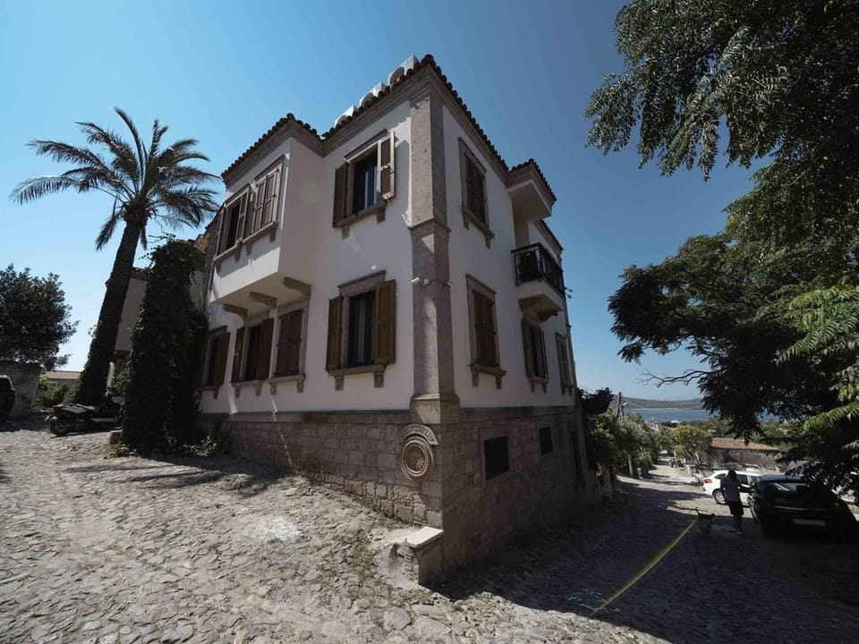 Cunda Tas Konak Otel Hotel in İzmir Province