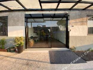 Floral Hotel·Yueanju smart B & B (Nanjing Lukou International Airport store) Hotel in Nanjing