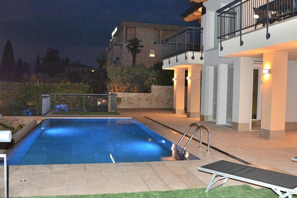 North House With Pool And Lake View Hotel in Torri del Benaco