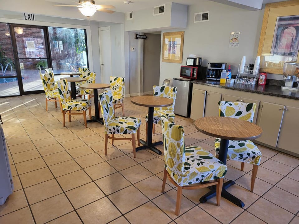Blue Ribbon Inn and Suites Hotel in Ozark Mountains