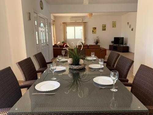 Carilisto Villas Big 4 Bedrooms in Center of Ayia Napa Hotel in Ayia Napa