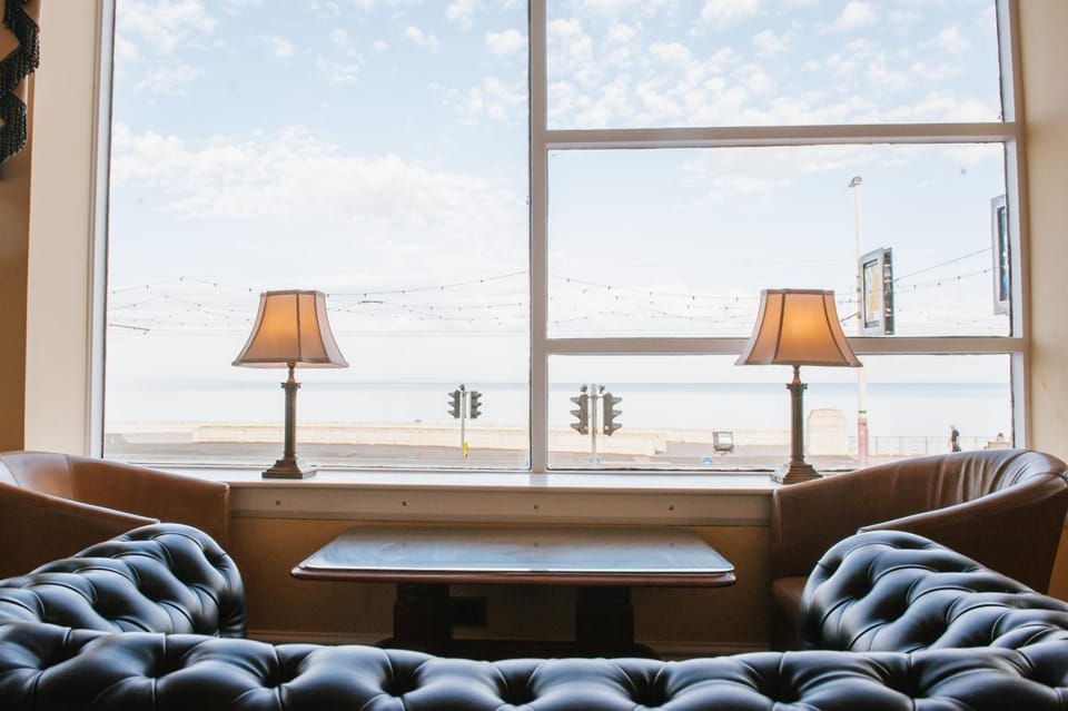 Shared lounge/TV area