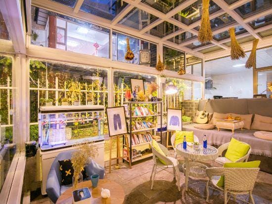 Seven Seconds Time Capsule Youth Hostel Hotel in China