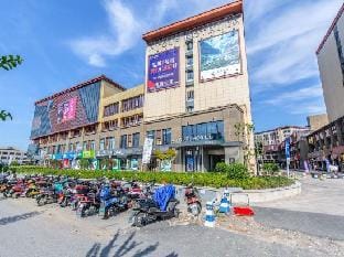 vivid lilac Hotel in Hangzhou