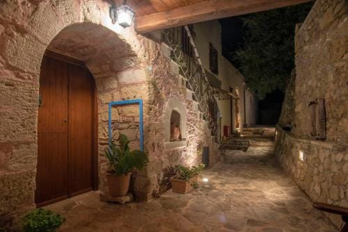STAMATOGIANNIS Traditional Apartments Hotel in Crete