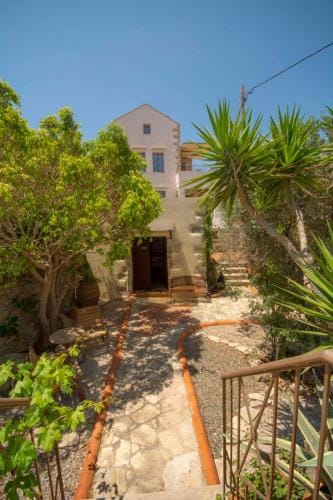 STAMATOGIANNIS Traditional Apartments Hotel in Crete