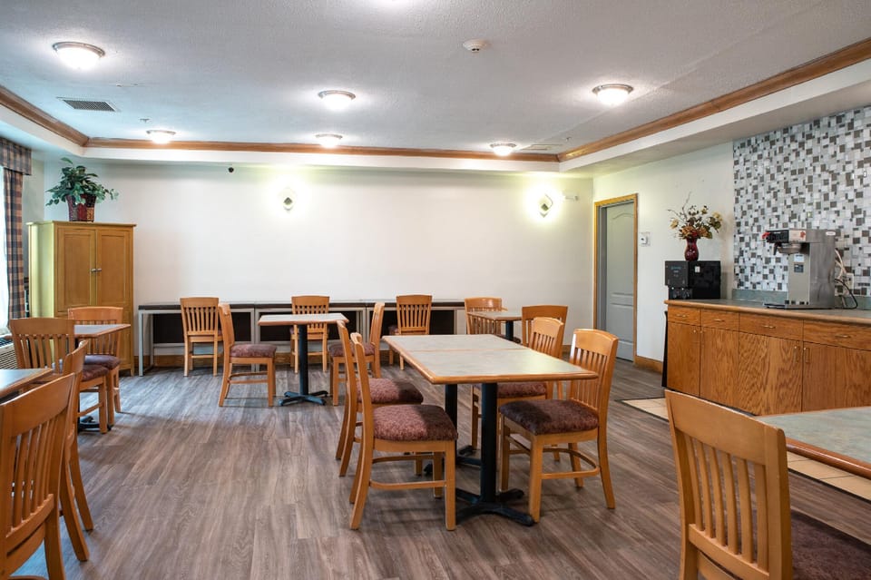 BlissPoint Inn and Suites Marion Hotel in Indiana