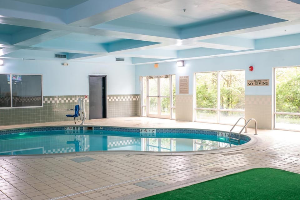 BlissPoint Inn and Suites Marion Hotel in Indiana