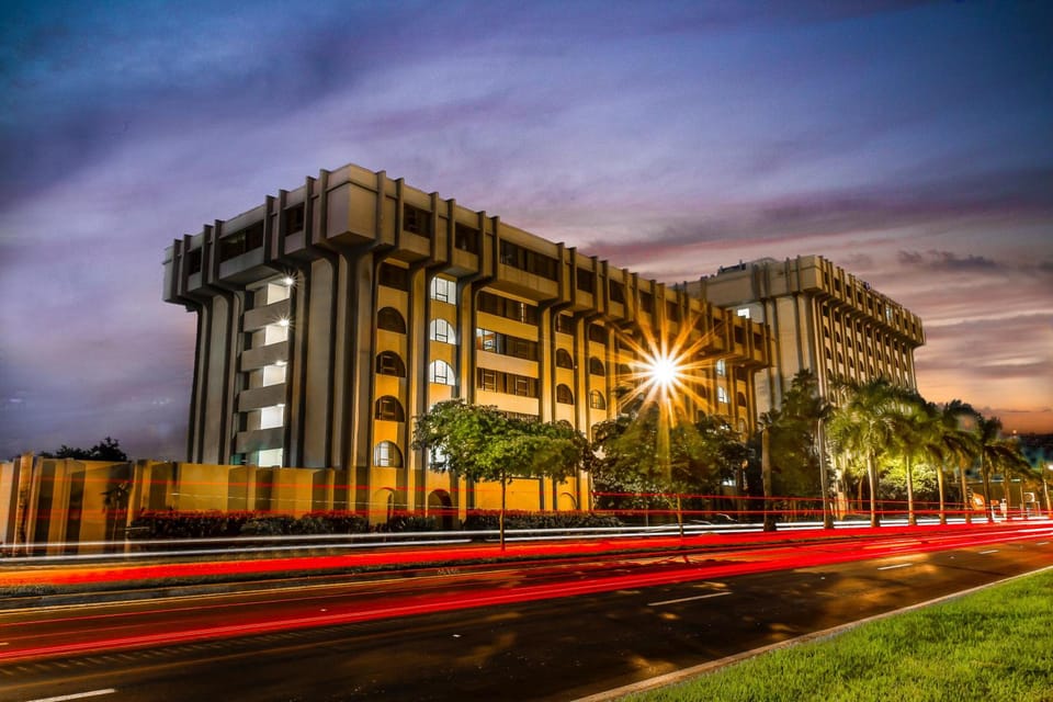 Clarion Inn & Suites Miami International Airport Hotel in Miami Springs