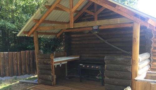 Glynns at Club Correze Lodge in Auvergne-Rhône-Alpes