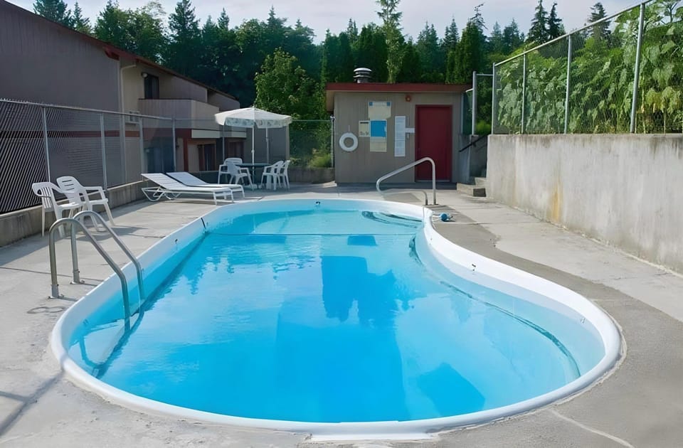 Sequim Bay Lodge Motel in Puget Sound