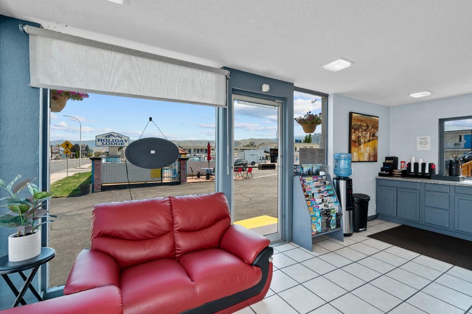 Holiday Lodge Wenatchee Motel in Wenatchee
