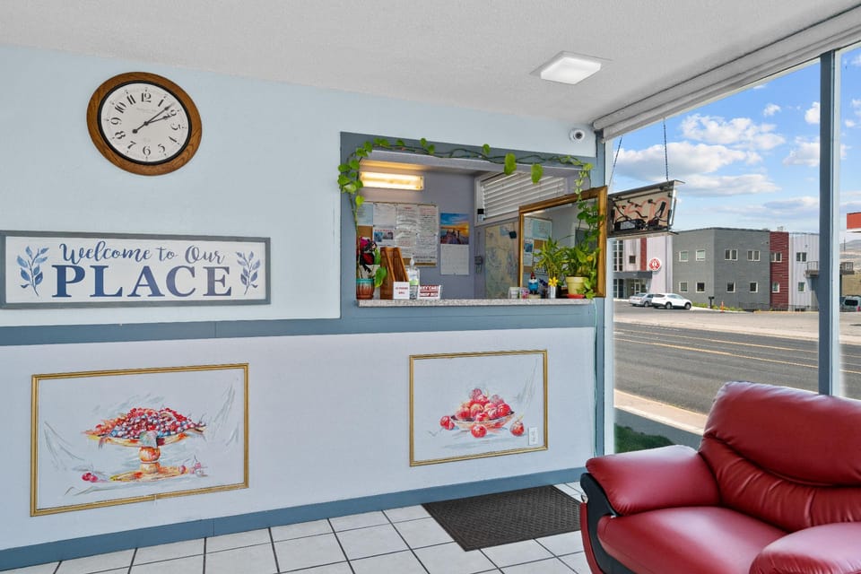 Holiday Lodge Wenatchee Motel in Wenatchee