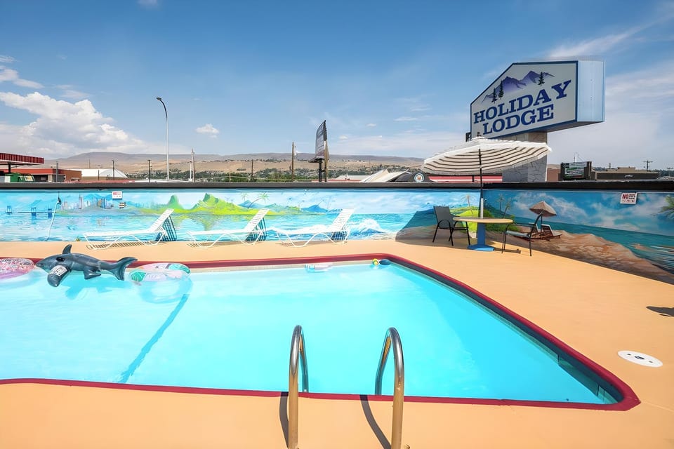 Holiday Lodge Wenatchee Motel in Wenatchee