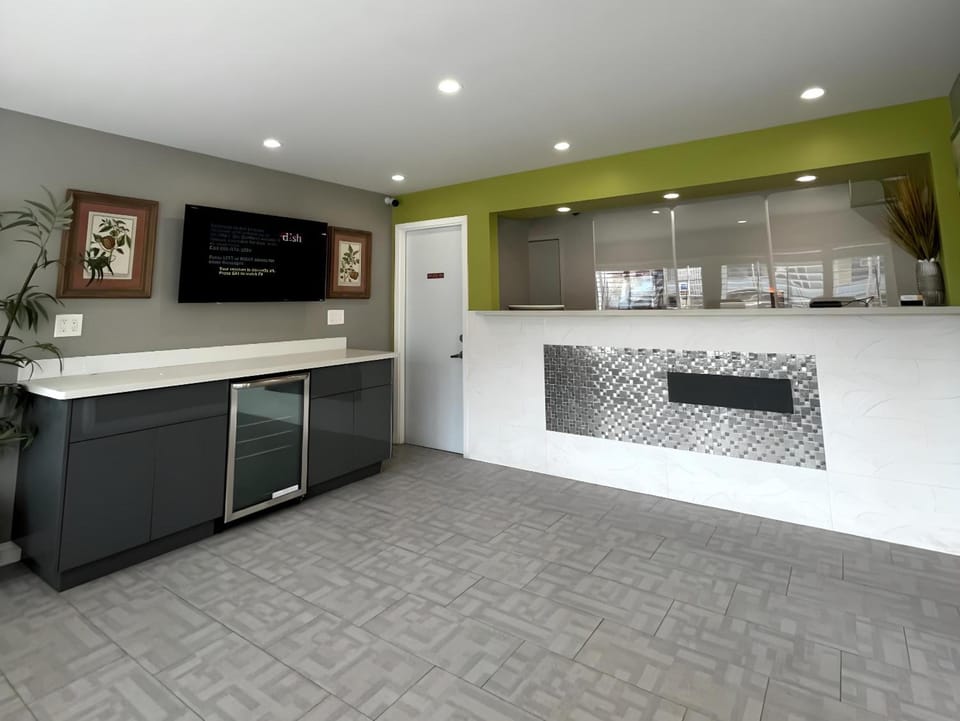 SeaScape Inn - A FairBridge Hotel                                                Motel in San Francisco