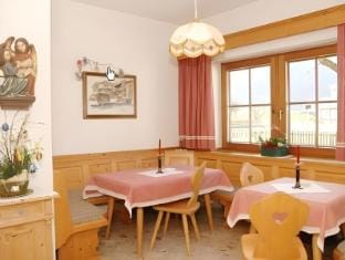 Appartement Schneeberger Hotel in Zell am Ziller