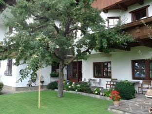 Appartement Schneeberger Hotel in Zell am Ziller