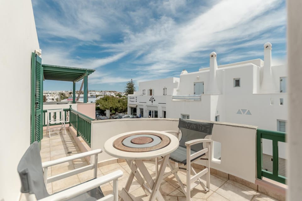 Golden Bay Apartment hotel in Agios Prokopios